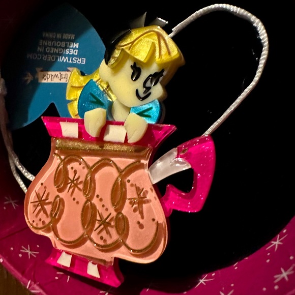 Alice’s Wonderland Tea Cup Brooch by Erstwilder - Picture 5 of 7